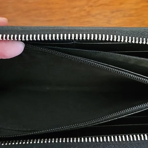 Authentic Gucci Logo Black Continental Wallet - Picture 7 of 11